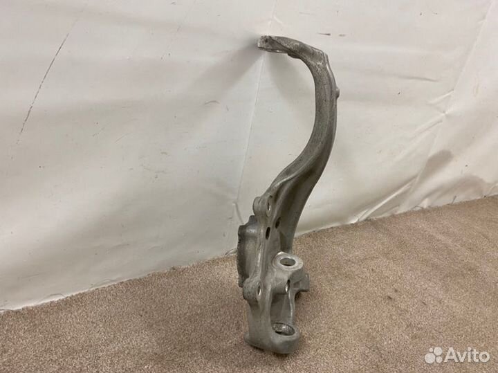 Кулак поворотный передний левый Mercedes-Benz