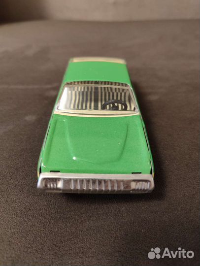 Игрушка автомобиль 