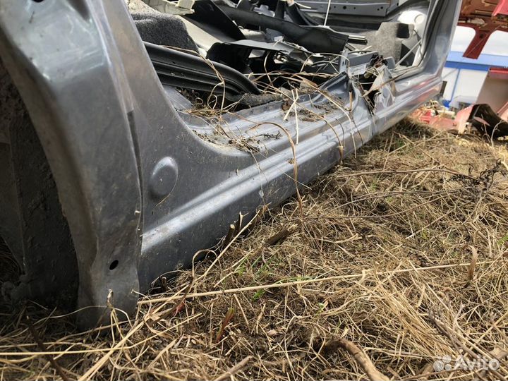 Порог со стойкой правой Nissan Qashqai 2009