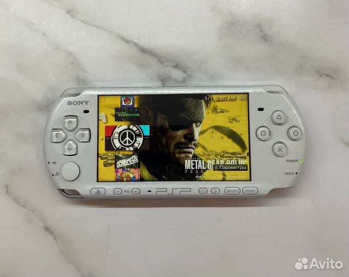 Sony PSP 3008 прошитая + 120 игр