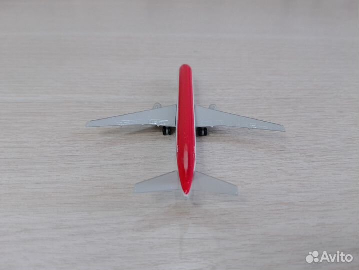 Самолёт в коробке. Boeing 757-200 