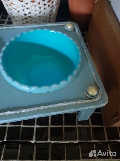 Поставка с масками для кормления домашних питомцев