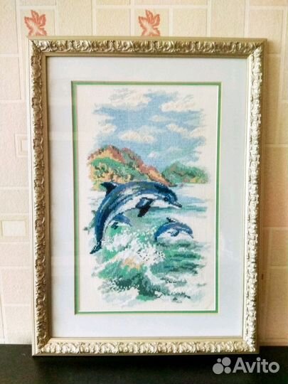 Вышивка крестом (ручная работа). Дельфины