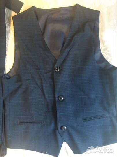 Костюм тройка для мальчика рост 140