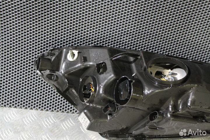 Фара левая Citroen C4 Picasso 1