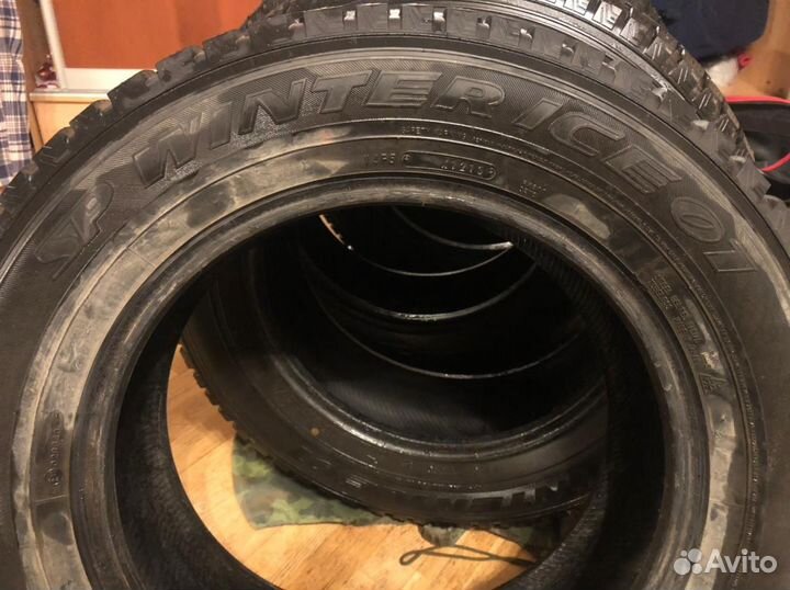 Dunlop SP Winter Ice 01 225/65 R17 102D