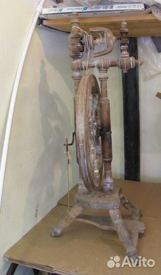 Прялка с колесом