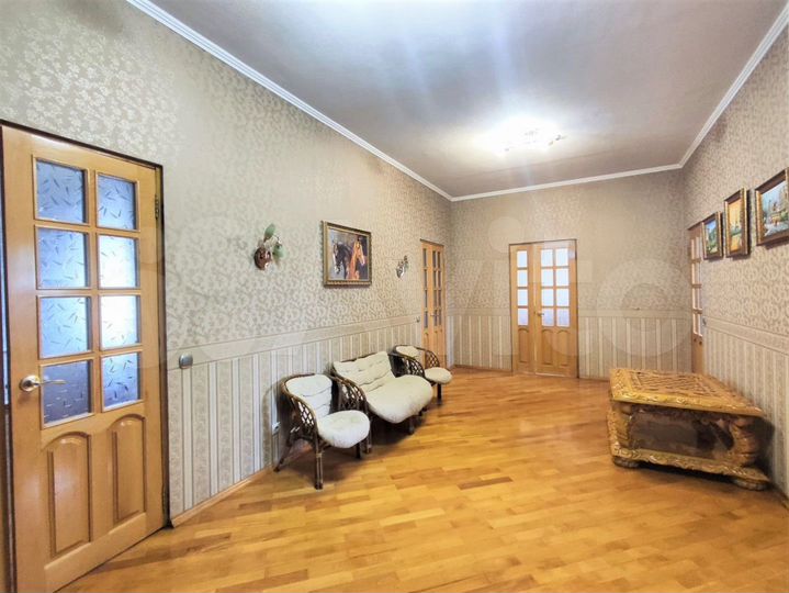 Дом 188,2 м² на участке 5,8 сот.