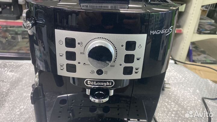 Кофемашина De'Longhi Magnifica ecam 22.110