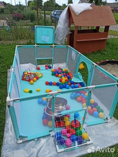 Детский игровой манеж, сухой бассейн