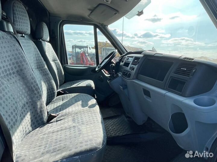 Ford Transit цельнометаллический, 2010