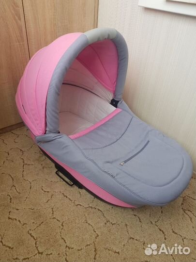 Коляска 2 в одном фирмы Adamex