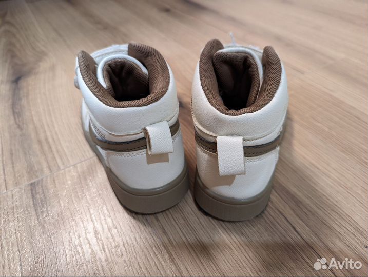 Кроссовки детские высокие р-р 29 очень хор сост