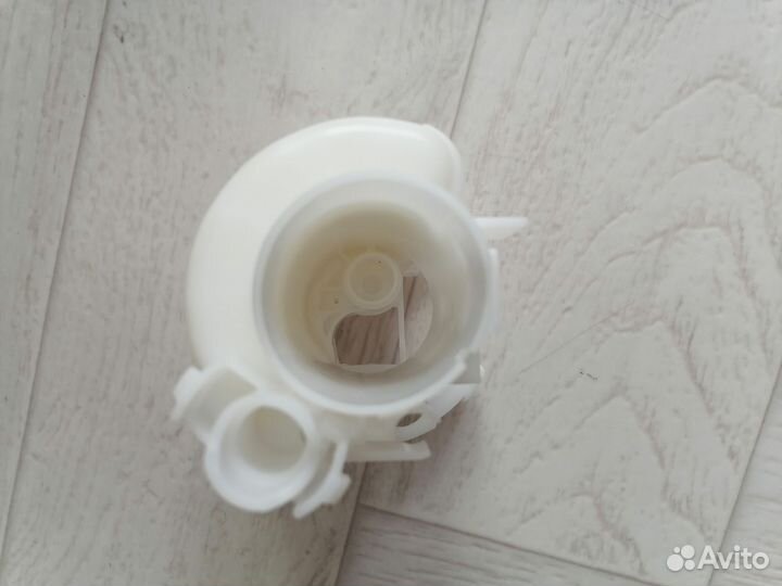 Фильтр топливный Toyota Corolla Fielder 121