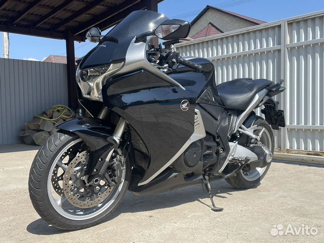 Продам Honda VFR1200F