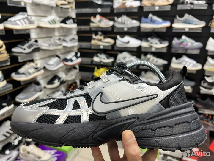 Кроссовки мужские nike V2K Run весна,лето