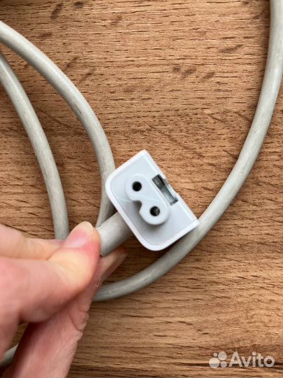 Провод для зарядки MacBook
