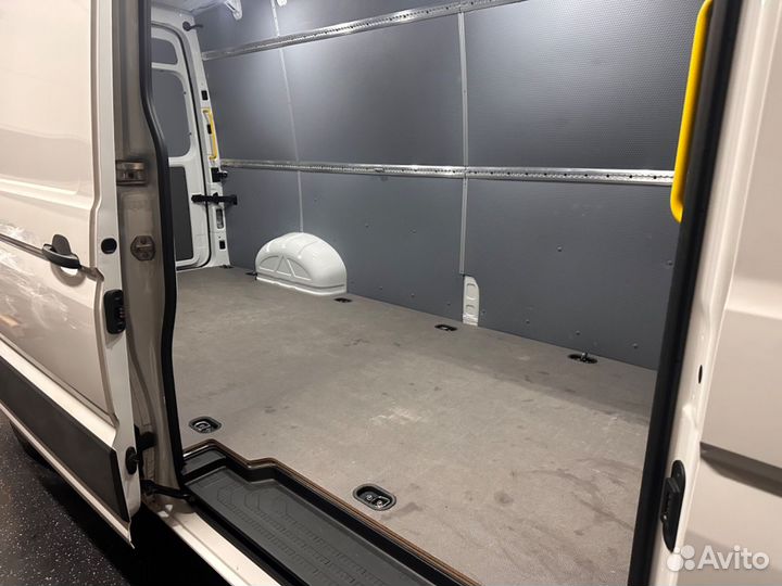 Volkswagen Crafter цельнометаллический, 2023