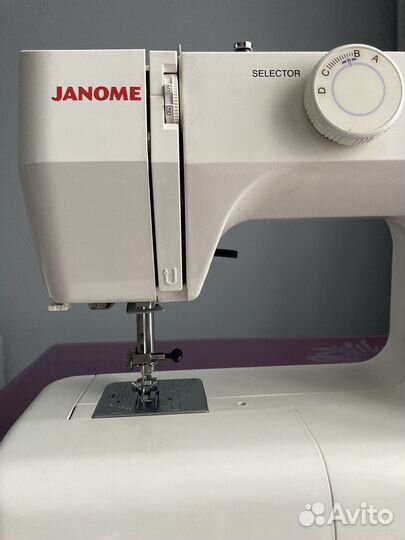 Швейная машина janome