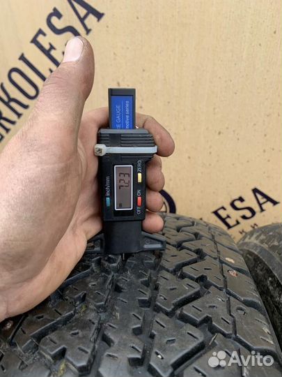 Kumho Road Venture AT 825 205/85 R16 104S