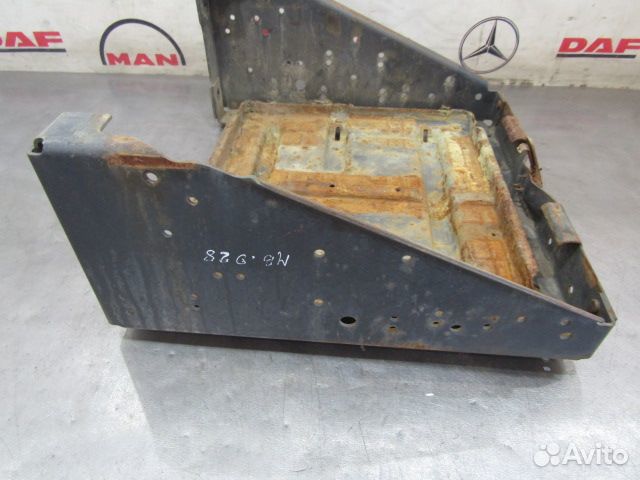 Ящик АКБ Mercedes Actros, Axor