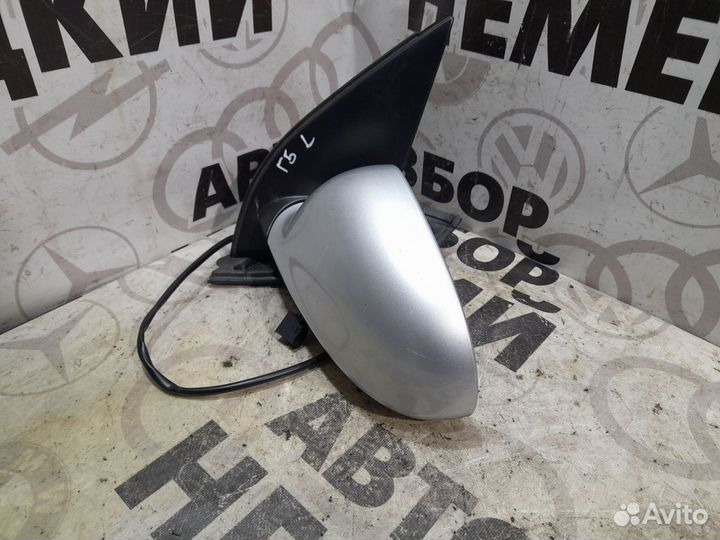 Зеркало левое серое Volkswagen Golf 5