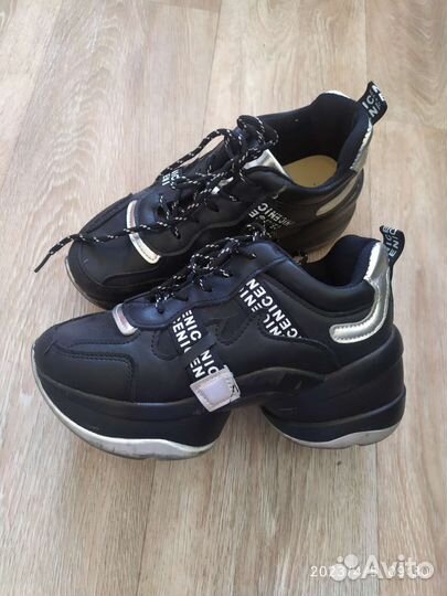 Кроссовки для девочки