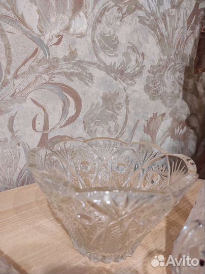 Хрусталь, графин продан, лебеди проданы