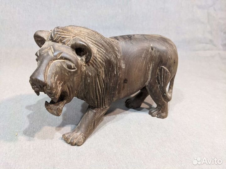 Фигурка льва