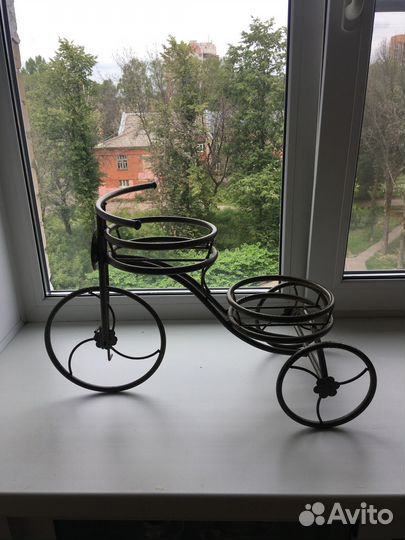 Подставка для цветов металлическая 