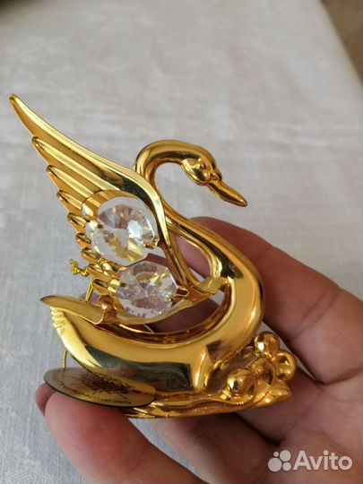 Статуэтка лебедь с кристаллами