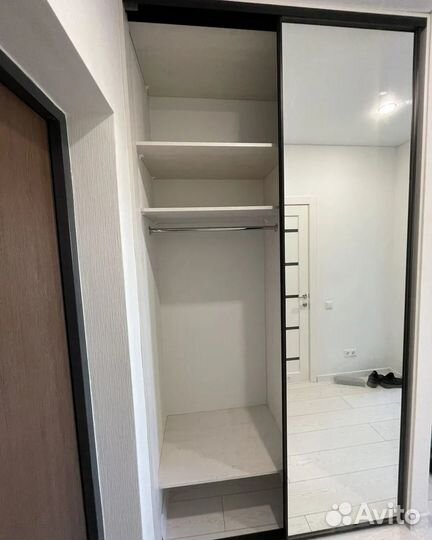 Шкаф двухстворчатый