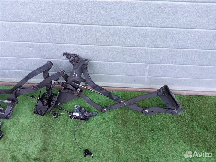 Петля крышки багажника Opel Astra H (2004-2014)