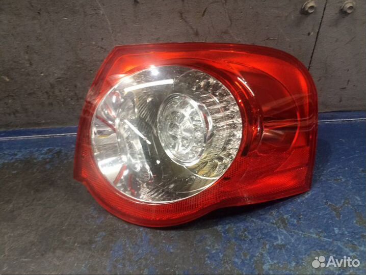 Фонарь правый Volkswagen Passat B6