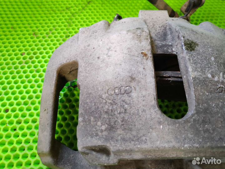 Суппорт передний правый ауди а8 д3 3.7