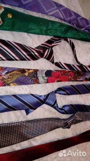 Галстуки фирменные 8 штук. Цена за единицу