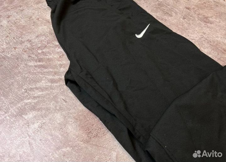 Спортивные костюмы Nike спортивные