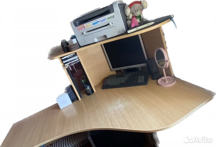 Компьютерный стол