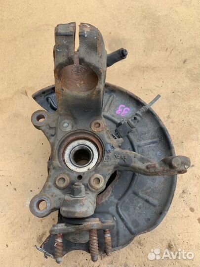 Кулак передний правый Audi A3 8P 2008-2013