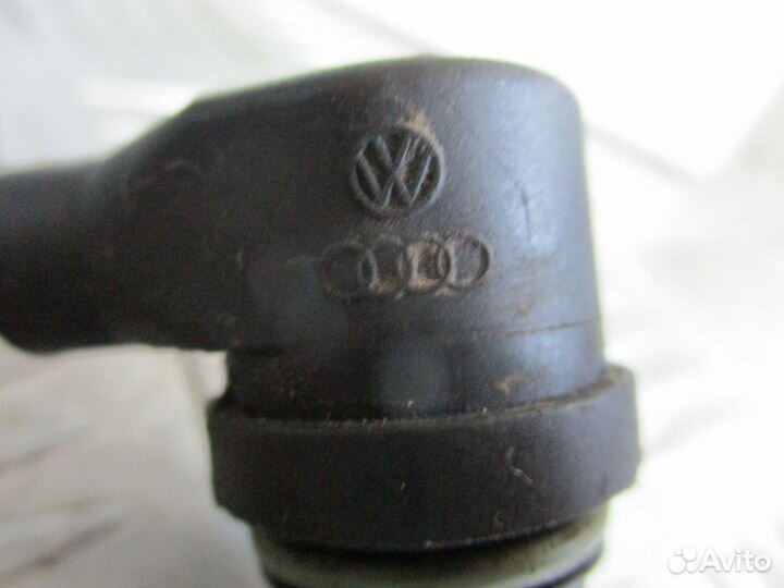 Датчик положения коленвала Volkswagen Caddy 3 1.6