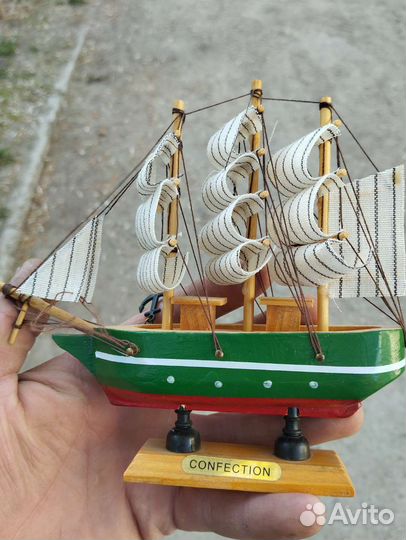 Деревянные корабль