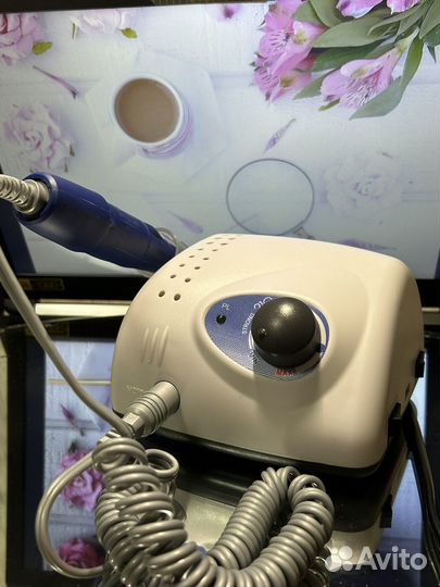 Машинка для маникюра и педикюра Strong 210