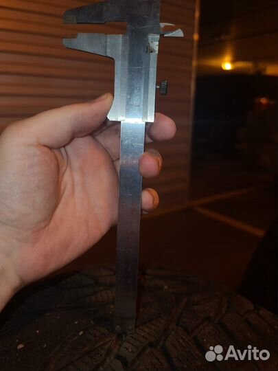 Nokian Tyres Hakkapeliitta R2 SUV 235/65 R17 108R