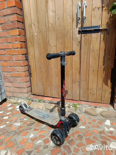 Самокат Micro Kickboard Monster