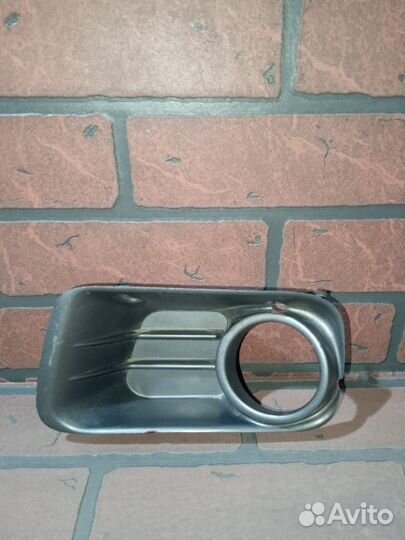 Оправа туманки mitsubishi galant EA1A 4G93 FR/LH