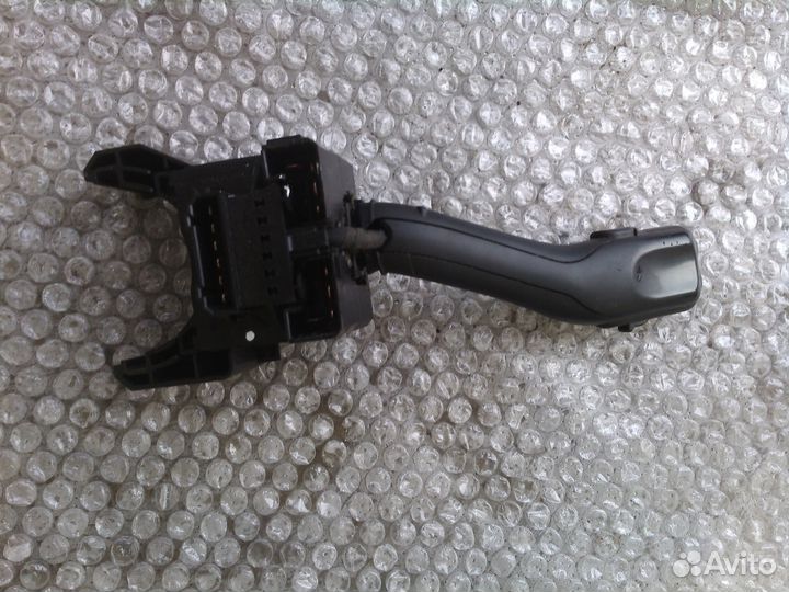Шкода Октавия тур(2007) переключатель дворников