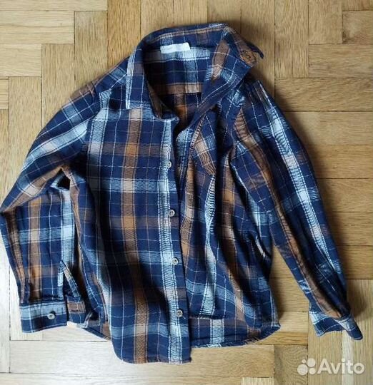 Рубашка и джинсы