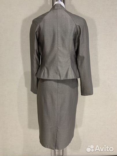 Костюм женский б/у р.46