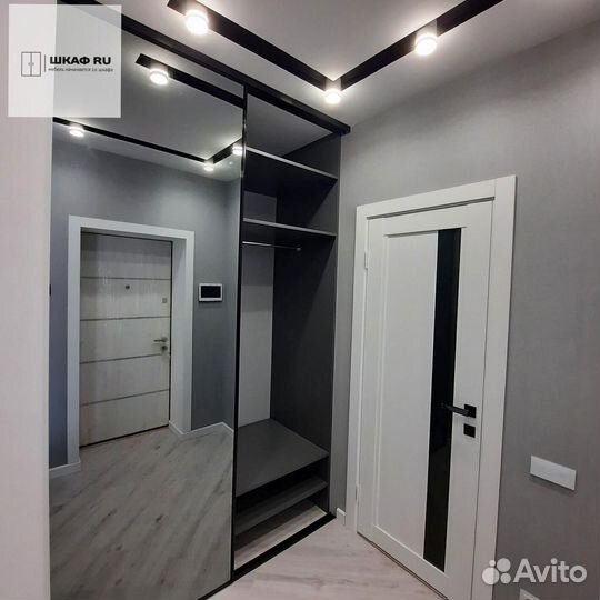 Современный шкаф купе