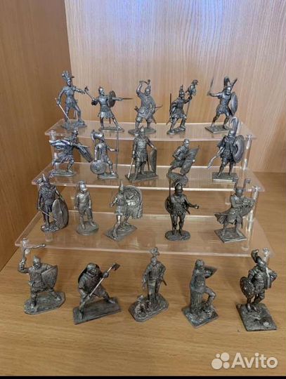 Оловянные солдатики в ассортименте около 300 штук